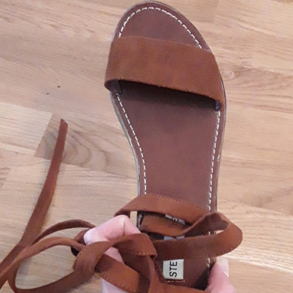 Only worn once! Steve  Madden lace up sandal - Picture 5 of 5